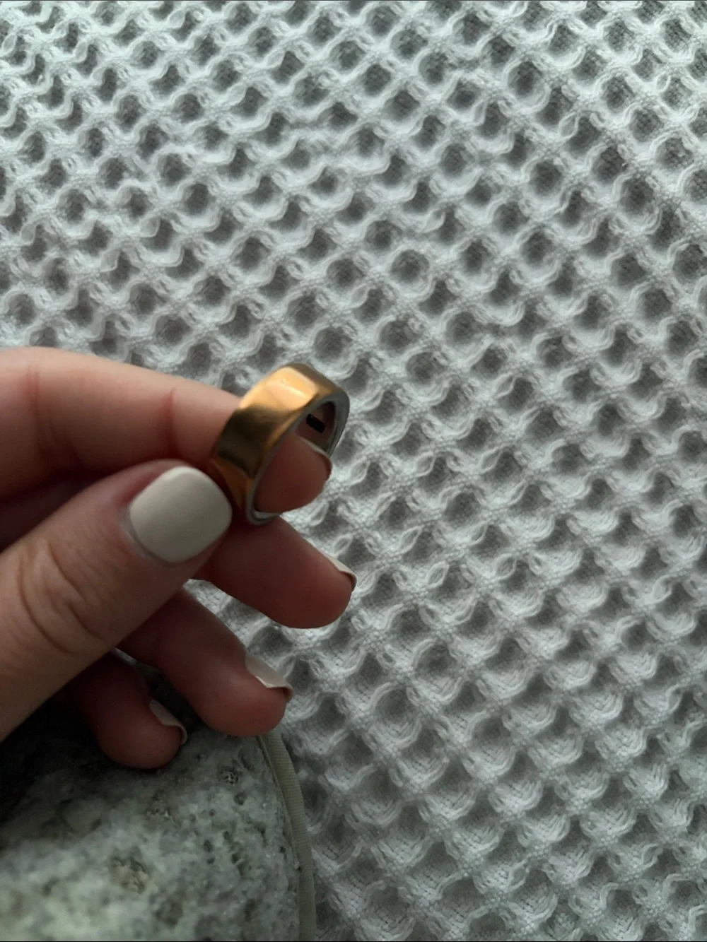 Oura Ring 4 with charger Rose Gold size 9